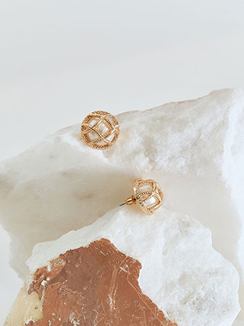 Σκουλαρίκια στρογγυλά με πέρλα σε χρυσαφί