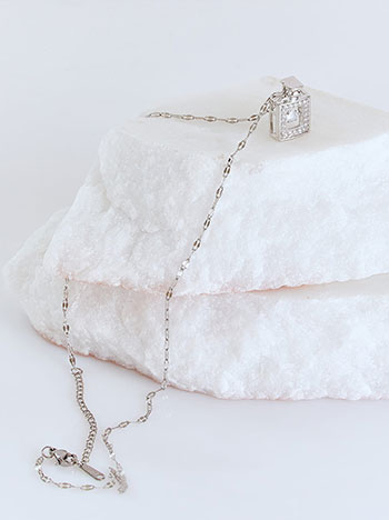 Necklace with dangling strass element in silver