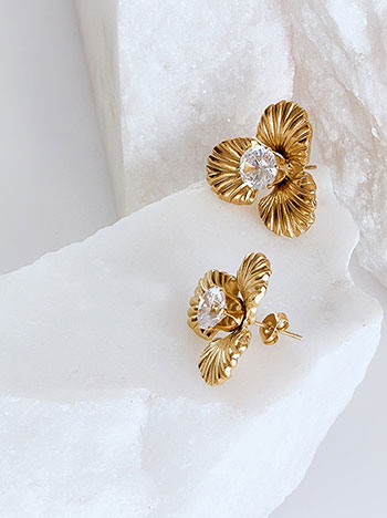 Earrings textured flower in gold