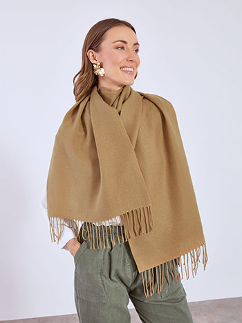 Scarf monochrome with fringes in camel