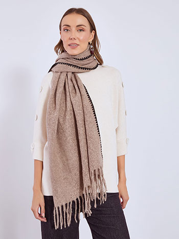 Scarf knitted with fringes in light brown