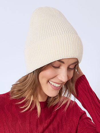 Σκούφος μονόχρωμος σε μπεζ ανοιχτό