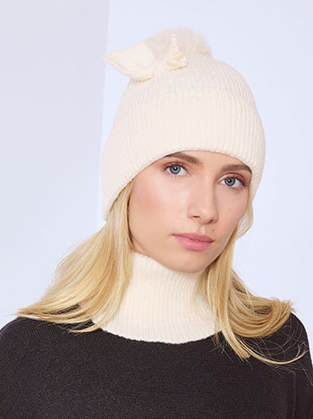 Beanie with bow and snood set in beige