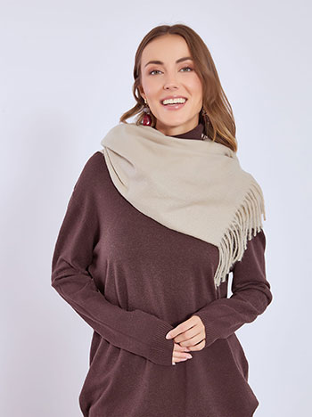 Κασκόλ μονόχρωμο με απαλή υφή σε μπεζ