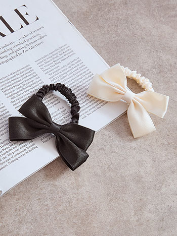 Σετ με 2 λαστιχάκια μαλλιών με φιόγκο σε σετ 1