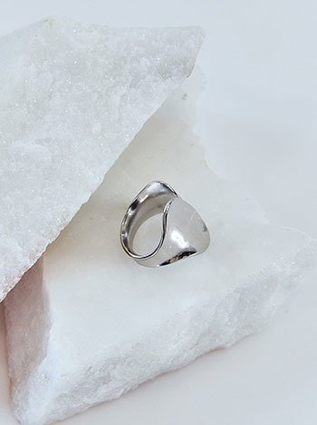 Ring asymmetric in silver
