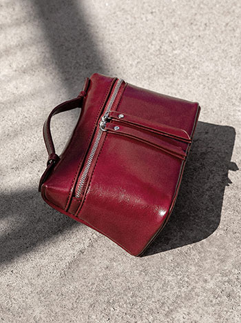Bag patent leather effect in wine red