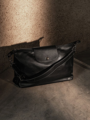 Τσάντα ώμου δερματίνης σε μαύρο