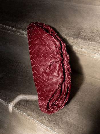 Τσάντα clutch με πλέξη σε μπορντό