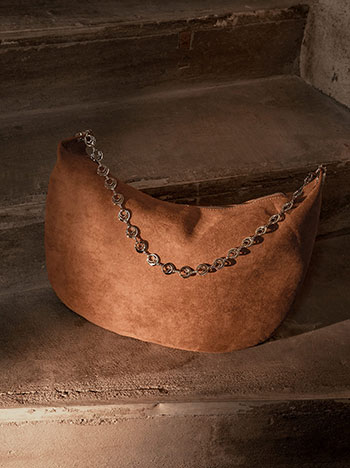 Τσάντα ώμου με σουέντ όψη σε ταμπά