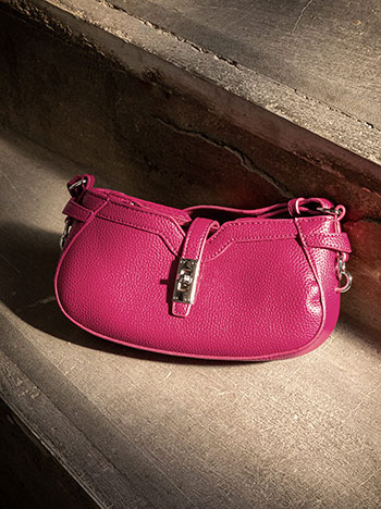 Shoulder bag leather effect with closure in fuchsia