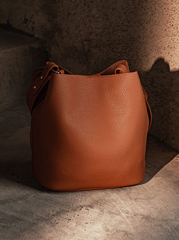 Τσάντα ώμου με διπλό λουρί σε ταμπά