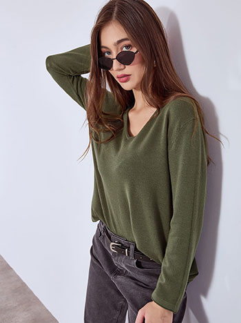 Sweater with raw details in khaki