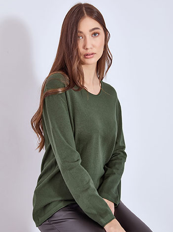 Πουλόβερ με αφινίριστο τελείωμα σε χακί