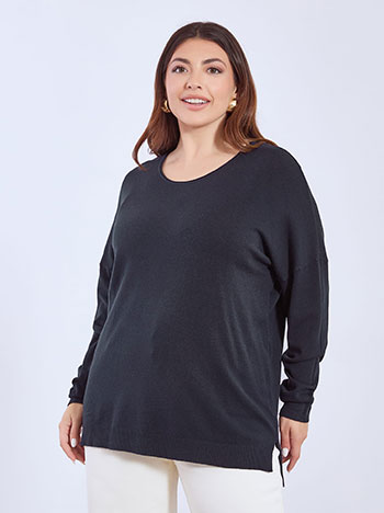 Sweater with raw hemline in dark blue