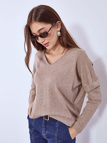 Sweater long with side slits in light brown
