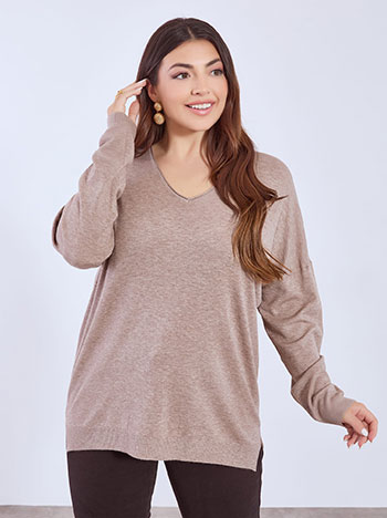 Sweater long with side slits in light brown