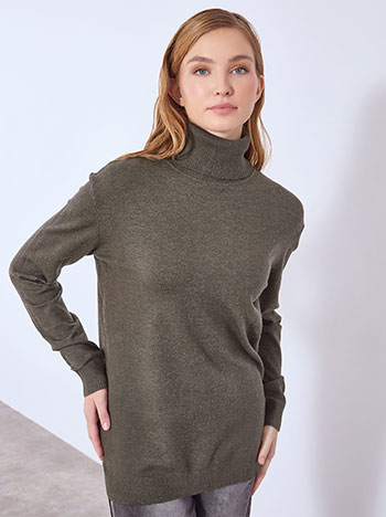 Turtleneck monochrome in charcoal