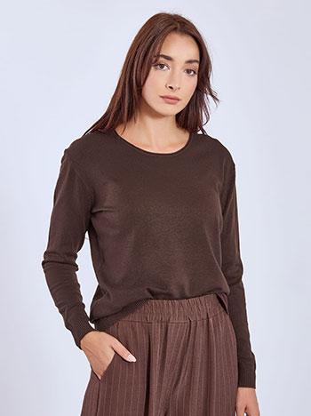 Πουλόβερ με στρογγυλή λαιμόκοψη σε καφέ σκούρο