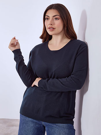Sweater with scoop neckline in dark blue