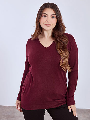 Sweater with ribbed details in wine red