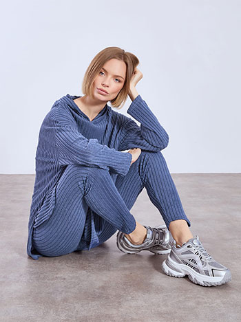 Top with hoodie and leggings set in blue