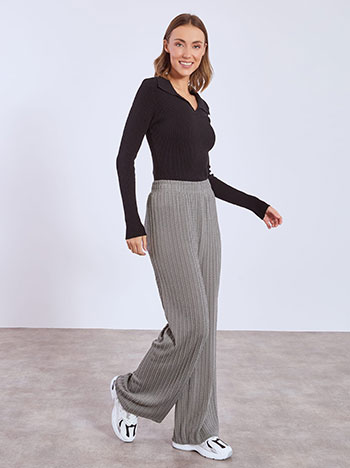 Wide leg trousers knitted textured in grey