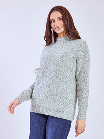 Sweater patterned in blue