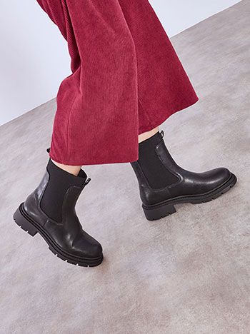 Ankle boots leather effect in black