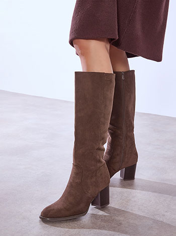 Boots suede like in brown