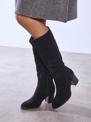 Boots suede like in black