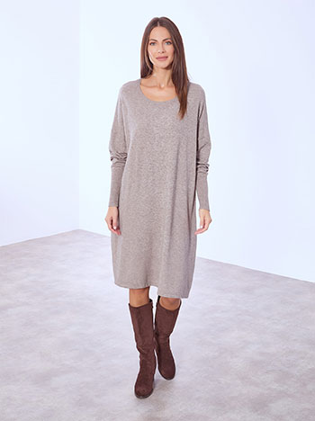 Dress knitted midi oversized in light brown