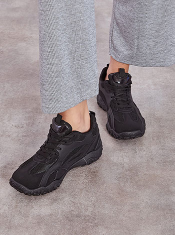 Sneakers monochrome in black