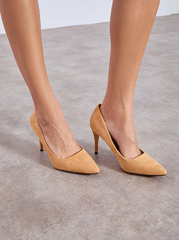 Γόβες με όψη σουέντ σε καμηλό