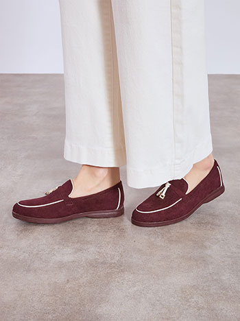 Μοκασίνια με σουέντ όψη σε μπορντό