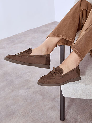 Shoes suede like in brown
