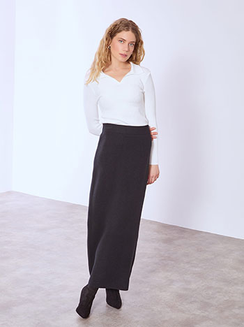 Skirt maxi knitted in black