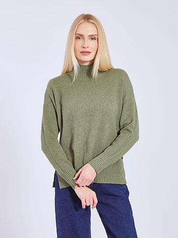 Sweater with ribbed details in khaki