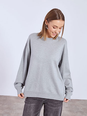 Sweater with scoop neckline in grey