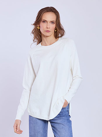 Sweater with side slits in white