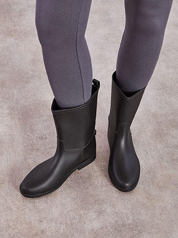 Rain boots in black