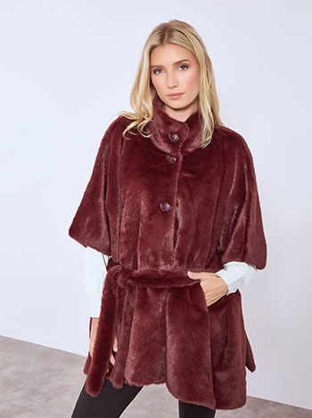 Fur with detachable belt in wine red