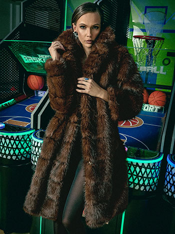 Fur long with pockets in brown