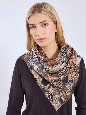 Εσάρπα εμπριμέ με μεταλλιζέ λεπτομέρειες σε καφέ