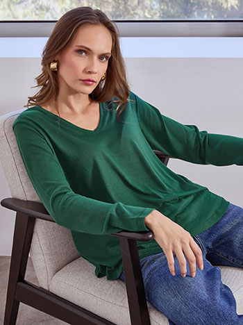 Μπλούζα με καμπύλη στο τελείωμα σε πράσινο σκούρο