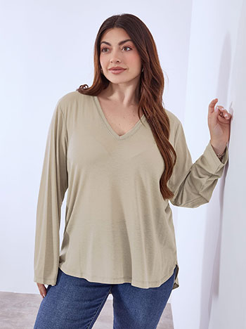 Top with round hemline in beige