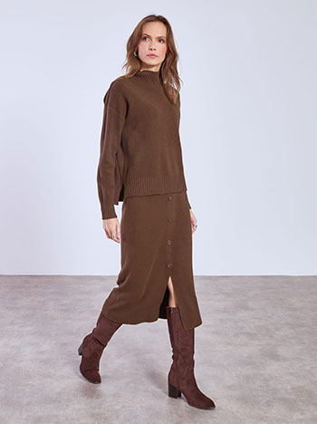 Sweater and skirt with buttons set in dark brown