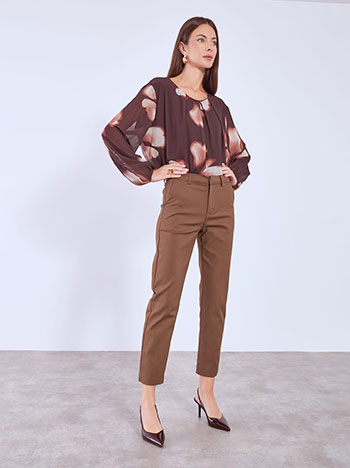 Παντελόνι γραφείου μονόχρωμο σε καφέ