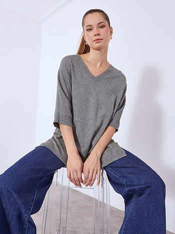 Πουλόβερ μακρύ με V λαιμόκοψη σε γκρι