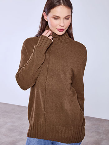 Ζιβάγκο με διακοσμητική ραφή σε καφέ